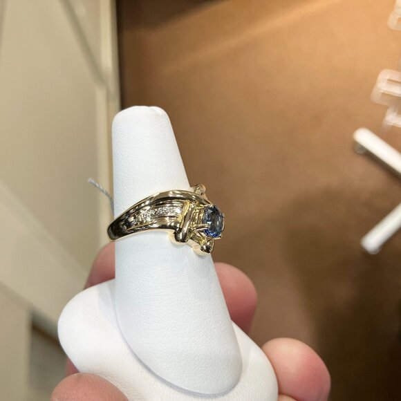 Sapphire And Diamond Gold Ring - Picture 3 of 6